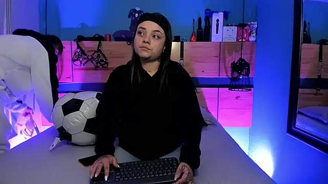 ChloeAllennn online show from 07/20/26, 11:23