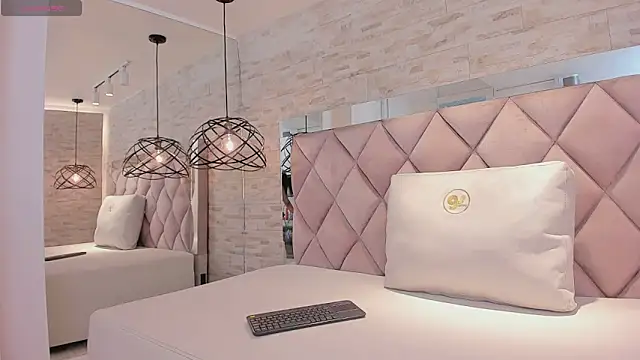 celene midnight online show from 03/14/25, 07:12