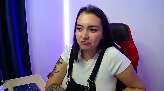 Luna kitty online show from 02/25/25, 07:36