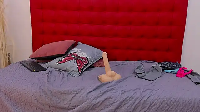 Maite Smith  online show from 03/20/25, 06:42