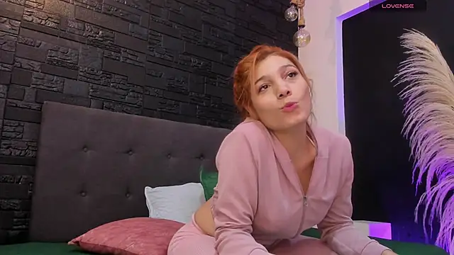 Maite Smith  online show from 10/16/25, 12:17