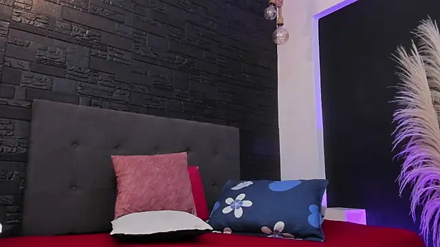 Maite Smith  online show from 10/20/25, 12:16