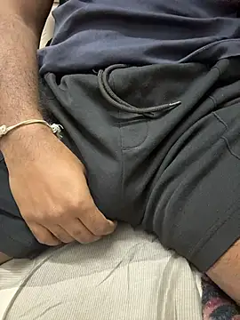 Snapshot of monstercock1110 chatting on 11/29/25, 05:49 monstercock1110 online show from 11/29/25, 05:49