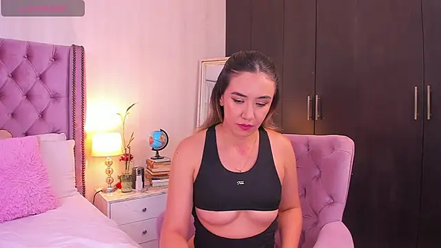 natashaleightt online show from 02/26/25, 09:37