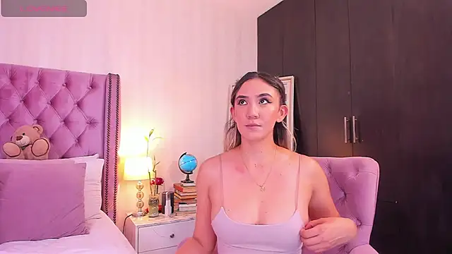 natashaleightt online show from 03/01/25, 07:04