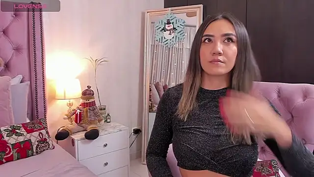 natashaleightt online show from 12/21/25, 04:19