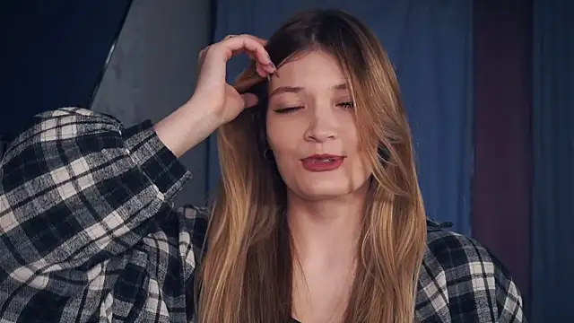 Snapshot of AnnisAtlee chatting on 10/20/25, 06:25 AnnisAtlee online show from 10/20/25, 06:25