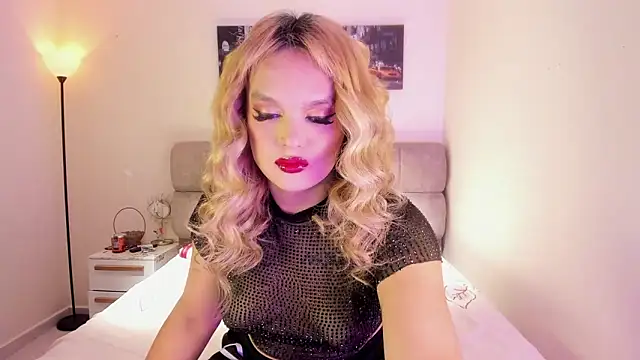 ScarletThompsonx online show from 10/04/25, 12:30