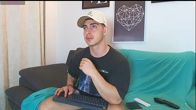 Snapshot of thomyafar chatting on 02/21/25, 06:07 thomyafar online show from 02/21/25, 06:07