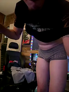 Polaroid White online show from 10/01/25, 08:09