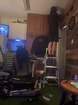 Polaroid White online show from 01/08/26, 04:42