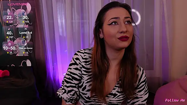 IsoldeBlis online show from 10/23/25, 07:23