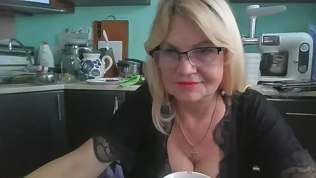 Snapshot of Heidi-Helga chatting on 09/11/25, 06:35 Heidi-Helga online show from 09/11/25, 06:35