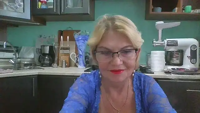 Snapshot of Heidi-Helga chatting on 09/12/25, 04:23 Heidi-Helga online show from 09/12/25, 04:23