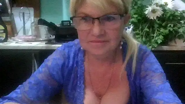 Snapshot of Heidi-Helga chatting on 09/23/25, 06:33 Heidi-Helga online show from 09/23/25, 06:33