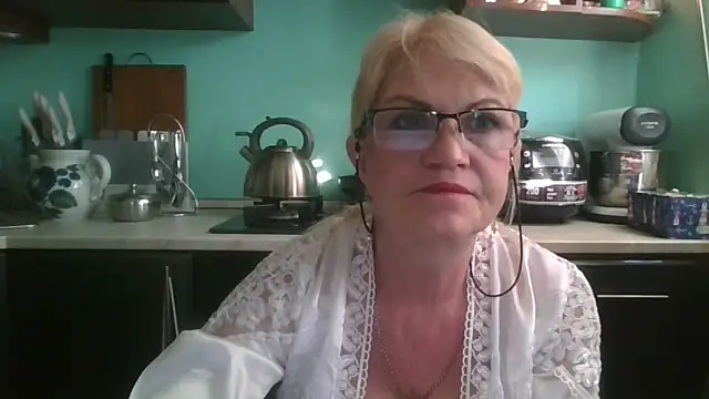 Snapshot of Heidi-Helga chatting on 09/30/25, 01:27 Heidi-Helga online show from 09/30/25, 01:27