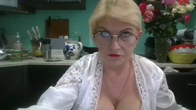 Snapshot of Heidi-Helga chatting on 10/06/25, 07:17 Heidi-Helga online show from 10/06/25, 07:17
