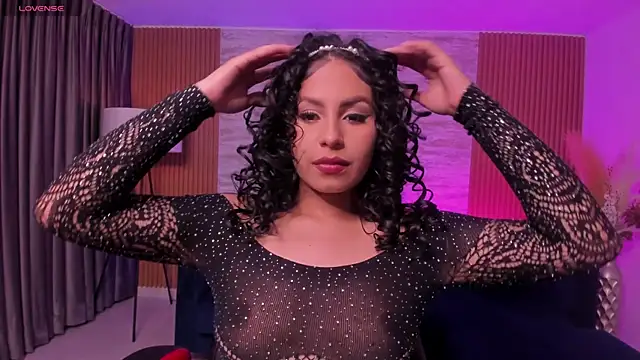 hannah thomson  online show from 10/21/25, 04:13