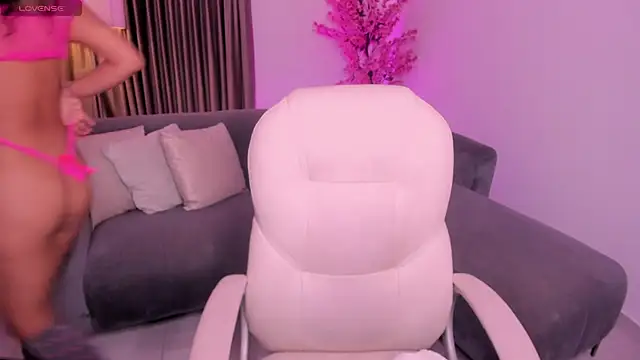 hannah thomson  online show from 01/13/26, 03:45