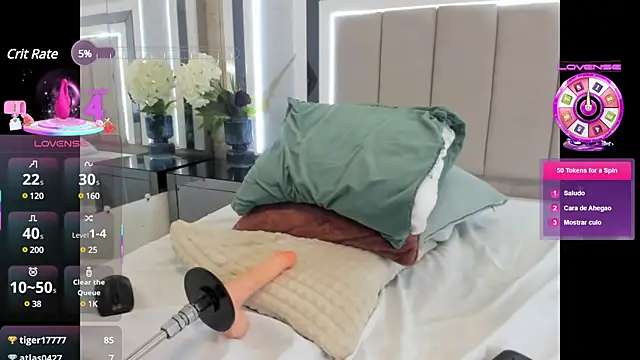 Snapshot of Emily_Black1 chatting on 03/17/25, 01:14 Emily Black1 online show from 03/17/25, 01:14