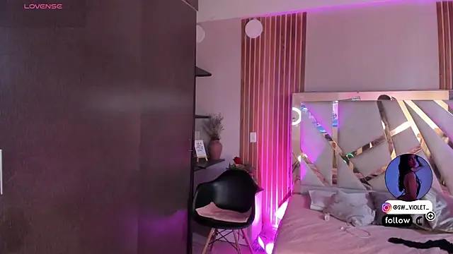 sweetviolet   online show from 04/18/26, 12:31