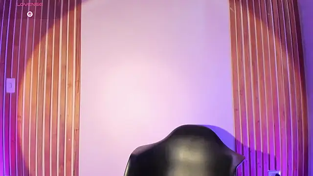 sweetviolet   online show from 05/31/26, 12:56