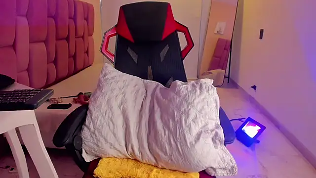 CHANELL 11INCHES online show from 12/04/25, 09:45