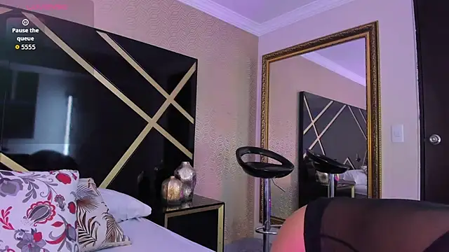 AnnieGibbyns online show from 04/22/26, 08:21