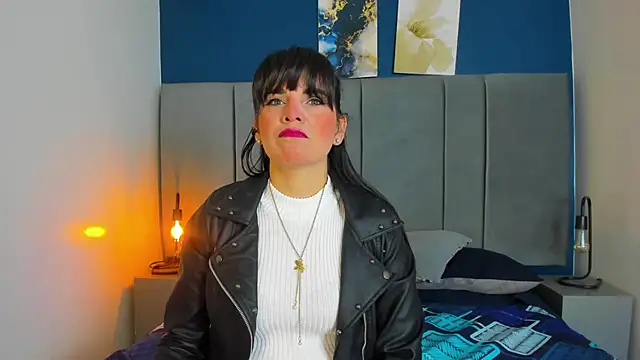 laura hotties online show from 11/07/25, 12:49