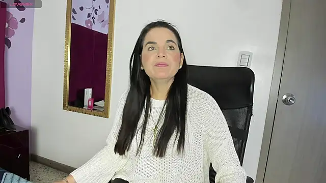 laura hotties online show from 02/05/26, 01:27