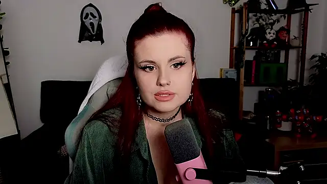 Della Ideal online show from 11/23/25, 05:57