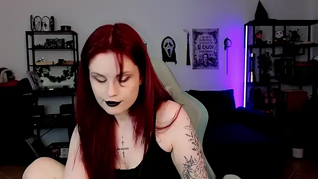 Snapshot of Della_Ideal chatting on 07/18/26, 05:39 Della Ideal online show from 07/18/26, 05:39