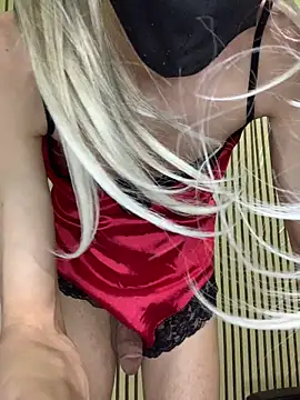 Snapshot of Femboylili chatting on 05/23/26, 10:14 Femboylili online show from 05/23/26, 10:14