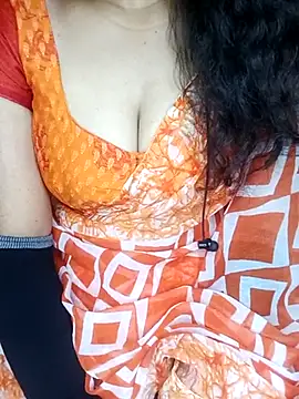 Snapshot of geetha_telugu_kan277 chatting on 03/05/25, 12:55 geetha telugu kan277 online show from 03/05/25, 12:55