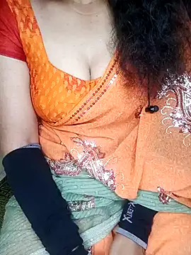 Snapshot of geetha_telugu_kan277 chatting on 03/07/25, 10:54 geetha telugu kan277 online show from 03/07/25, 10:54