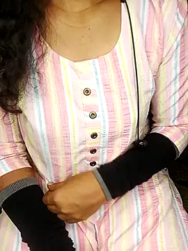 Snapshot of geetha_telugu_kan277 chatting on 03/09/25, 10:52 geetha telugu kan277 online show from 03/09/25, 10:52