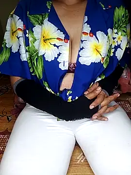 Snapshot of geetha_telugu_kan277 chatting on 09/15/25, 04:12 geetha telugu kan277 online show from 09/15/25, 04:12