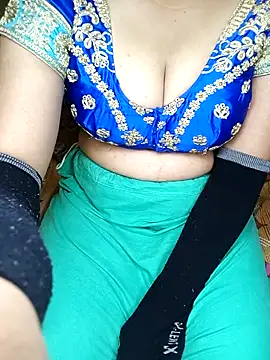 Snapshot of geetha_telugu_kan277 chatting on 10/19/25, 05:13 geetha telugu kan277 online show from 10/19/25, 05:13