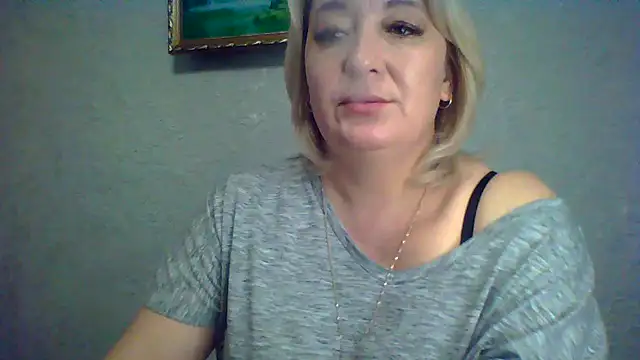 ArielXLoveresss online show from 10/04/25, 08:56
