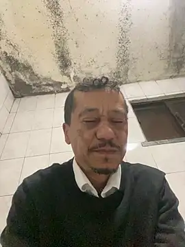 rogerdik76 online show from 03/04/26, 05:57