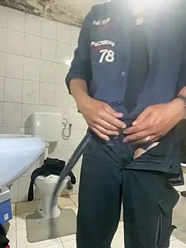 rogerdik76 online show from 04/19/26, 08:22