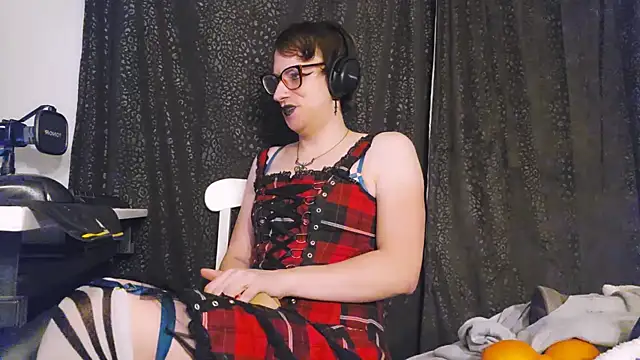 Snapshot of ArcadiaFrostLive chatting on 02/25/25, 02:14 ArcadiaFrostLive online show from 02/25/25, 02:14