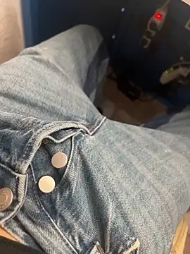 Snapshot of mario_6_9_9_0 chatting on 02/18/26, 10:22 mario 6 9 9 0 online show from 02/18/26, 10:22