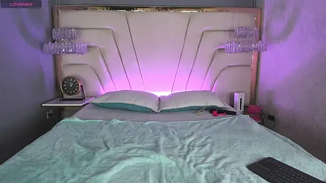 nathalya summer online show from 04/07/26, 09:48