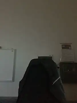 Mike8523 online show from 11/11/25, 05:35