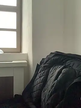 Mike8523 online show from 12/21/25, 07:04