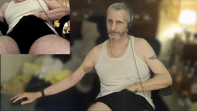 maxdaddy690 online show from 05/18/26, 10:26