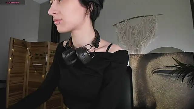 Snapshot of lisbatsyy chatting on 03/12/25, 01:40 lisbatsyy online show from 03/12/25, 01:40