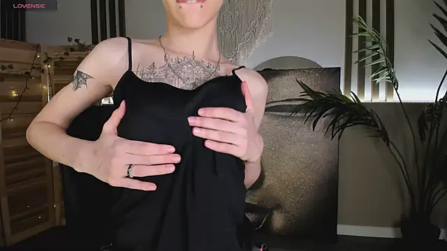 Snapshot of lisbatsyy chatting on 03/12/25, 07:49 lisbatsyy online show from 03/12/25, 07:49