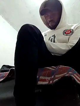 Snapshot of aventuraparatiM_o_r_e chatting on 02/26/25, 04:25 aventuraparatiM o r e online show from 02/26/25, 04:25